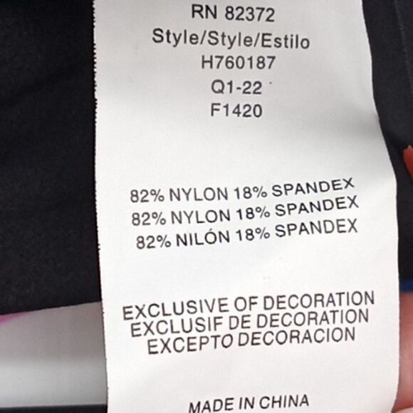 Island Escape Women's Poolside
One-Piece Swimsuit, Ocean Bloom Multi size 8 New - Picture 8 of 16